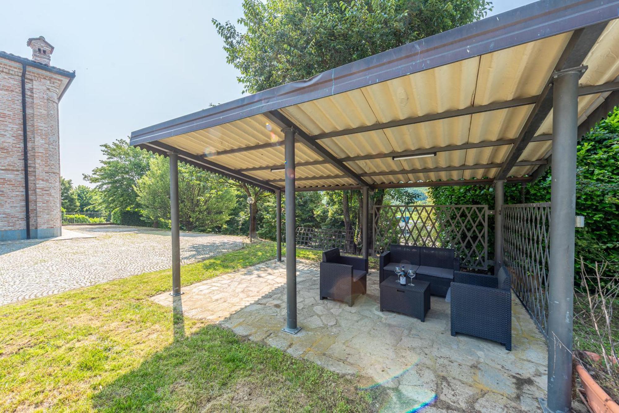 Villa Cornelia , Entire Villa With Private Pool Corneliano d'Alba Kültér fotó